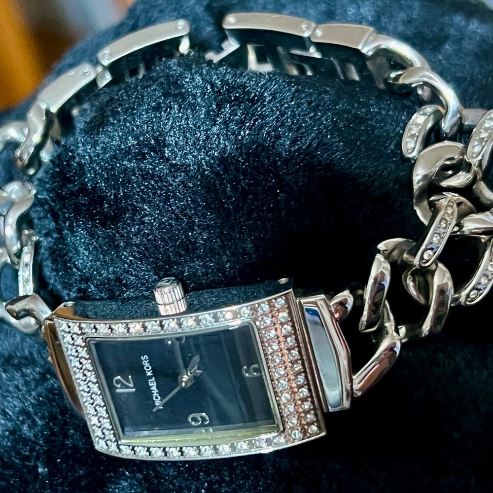 Women’s Special Edition Michael Kors Glitz Chunky Chain Bracelet Watch - Picture 4 of 7